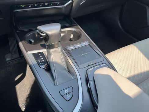 Used 2019 Lexus UX 250h w/ Premium Package AWD/4WD image 39