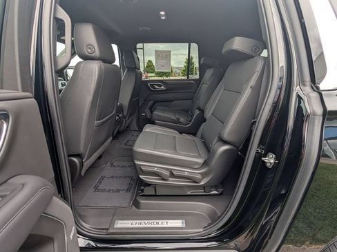Used 2022 Chevrolet Suburban LT w/ Luxury Package AWD/4WD image 26
