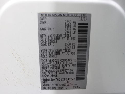 Used 2024 Nissan Pathfinder Platinum AWD/4WD image 42