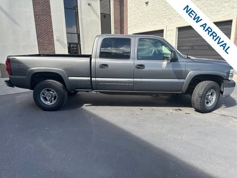 Used 2002 Chevrolet Silverado 2500 LT w/ Off-Road Skid Plate Pkg AWD/4WD image 8