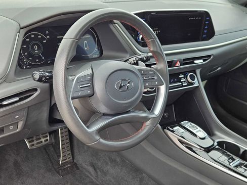 Used 2022 Hyundai Sonata SEL Plus w/ Preferred Accessory Package image 2