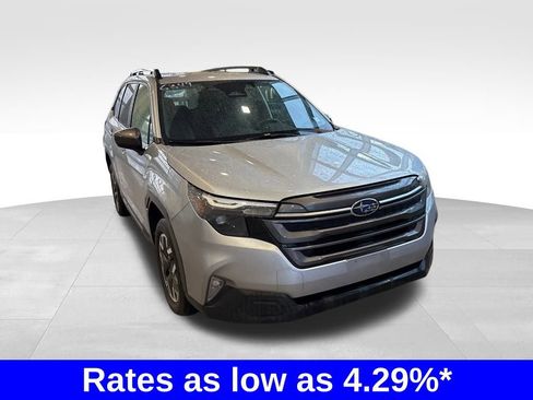 Used 2025 Subaru Forester Premium image 12