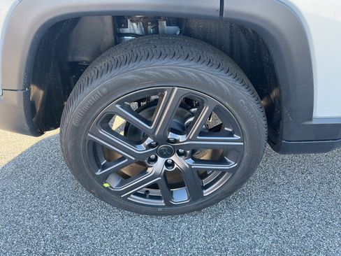 New 2026 Jeep Compass Limited image 9