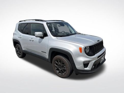 Used 2019 Jeep Renegade Altitude w/ UConnect 8.4 Nav Group AWD/4WD image 2