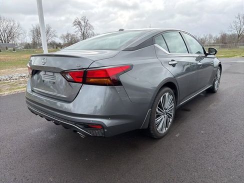 Used 2025 Nissan Altima 2.5 SL FWD image 6