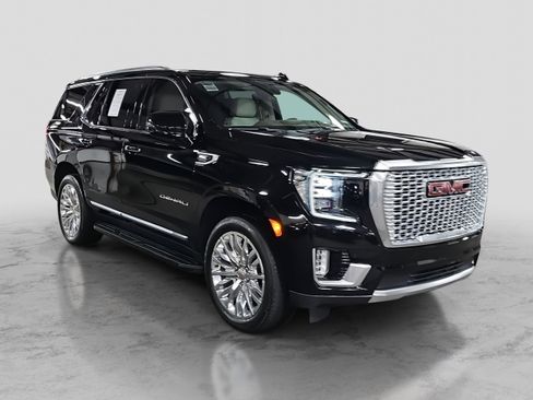 Used 2024 GMC Yukon Denali w/ Advanced Technology Package image 3