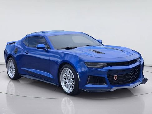 Used 2017 Chevrolet Camaro SS RWD image 3