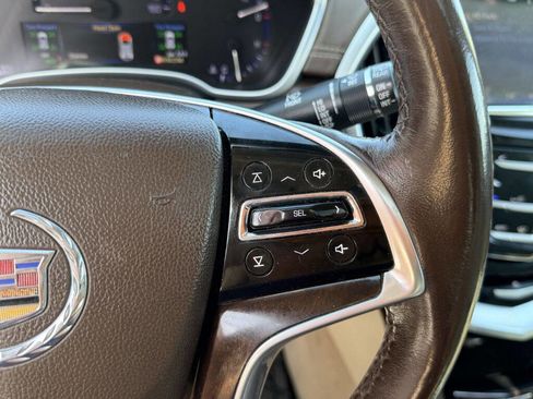 Used 2014 Cadillac SRX Luxury w/ Driver Awareness Package image 16