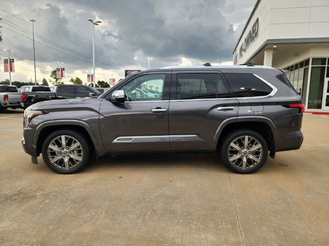 Used 2023 Toyota Sequoia Capstone AWD/4WD image 4