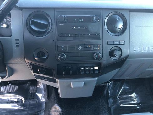 Used 2014 Ford F550 2WD Regular Cab Super Duty image 13