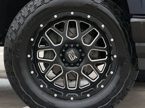 Used 2019 Chevrolet Silverado 1500 LT Trail Boss AWD/4WD image 8