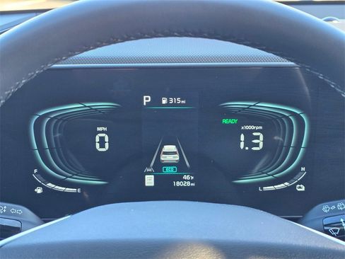 Used 2023 Kia Niro EX image 16