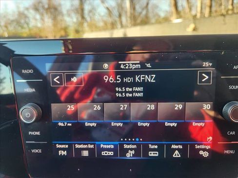 Used 2025 Volkswagen Jetta SE w/ Sunroof Package image 34