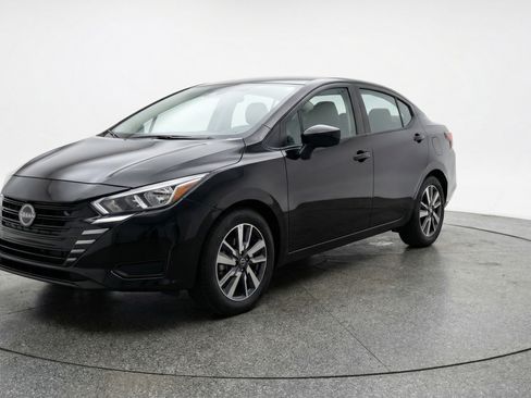 Used 2025 Nissan Versa SV FWD image 3