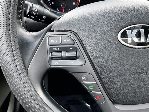 Used 2014 Kia Forte EX image 23