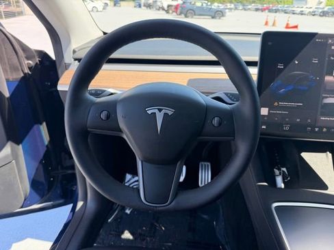 Used 2023 Tesla Model Y Performance AWD/4WD image 12