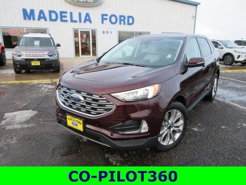 Used 2024 Ford Edge Titanium image 3