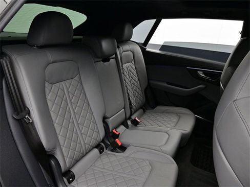 Used 2024 Audi SQ8 Prestige image 17
