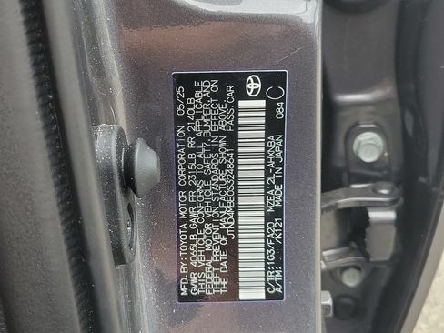 Used 2025 Toyota Corolla SE FWD image 32