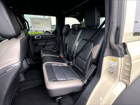 New 2026 Ford Bronco Outer Banks w/ Sasquatch Package AWD/4WD image 10