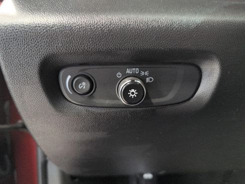 Used 2023 Chevrolet Traverse LT AWD/4WD image 10