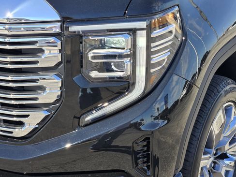 New 2026 GMC Sierra 1500 Denali w/ Denali Reserve Package AWD/4WD image 11