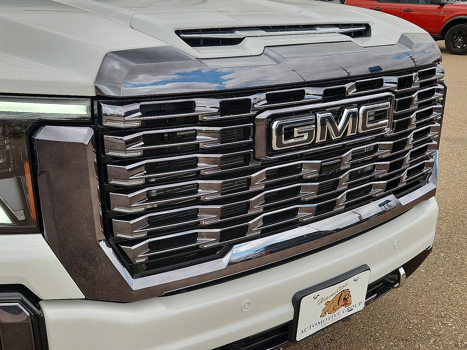 Used 2024 GMC Sierra 3500 Denali Ultimate AWD/4WD image 7