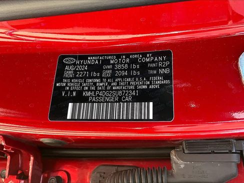 Used 2025 Hyundai Elantra Limited FWD image 34