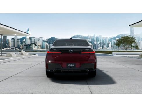 Used 2025 BMW 760i xDrive w/ Executive Package AWD/4WD image 5