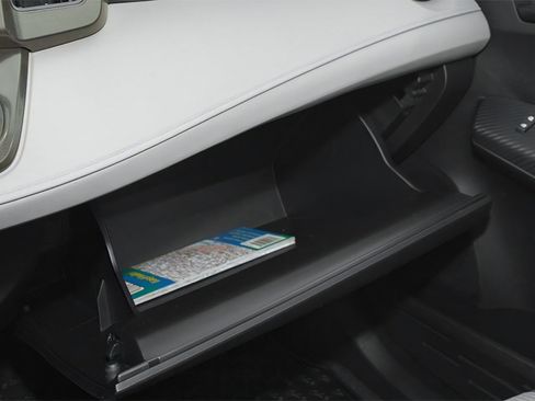 Used 2013 Toyota RAV4 XLE FWD image 11