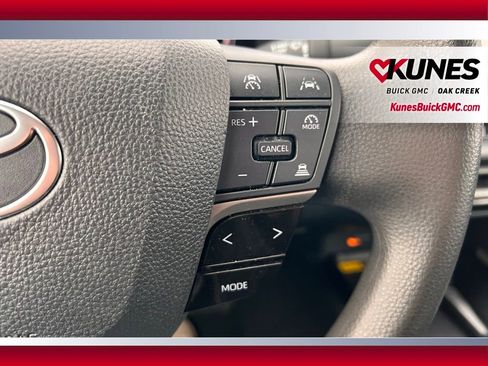 Used 2025 Toyota Camry SE image 15