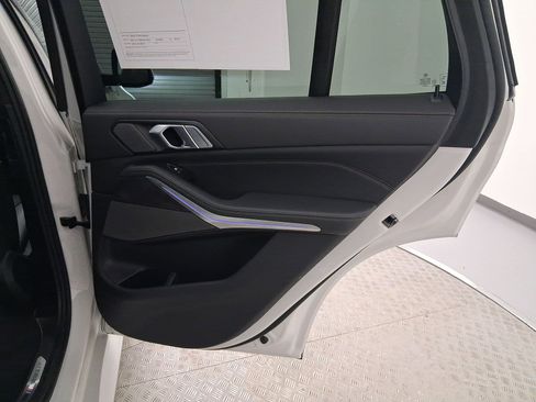 Used 2025 BMW X5 sDrive40i image 31