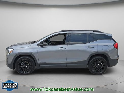 Used 2021 GMC Terrain SLE w/ Elevation Edition FWD image 3
