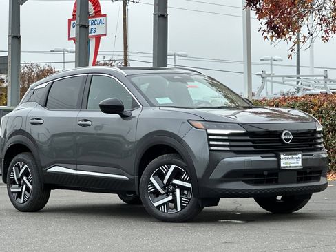 New 2026 Nissan Kicks SV image 2