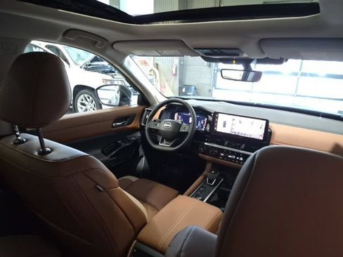New 2026 Nissan Pathfinder Platinum AWD/4WD image 26