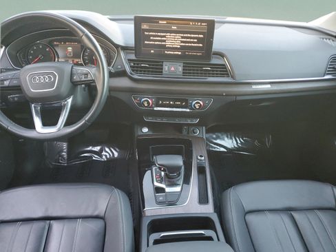 Used 2021 Audi Q5 Premium image 11