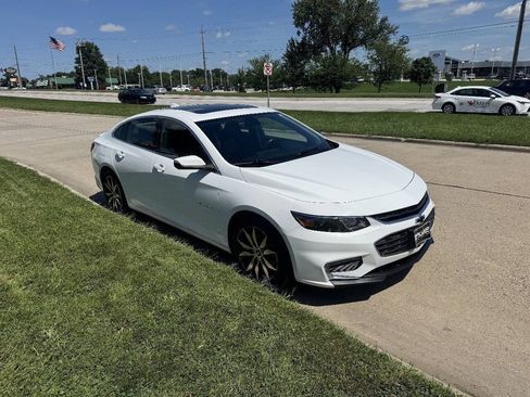 Used 2017 Chevrolet Malibu LT FWD image 7