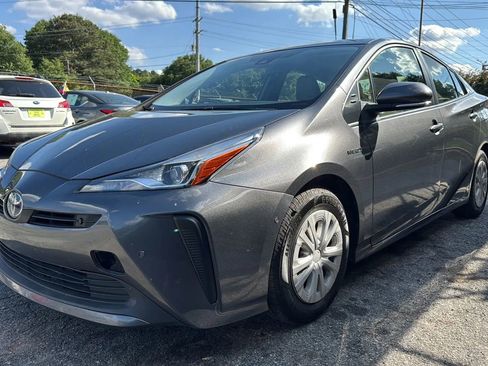 Used 2022 Toyota Prius LE FWD image 7
