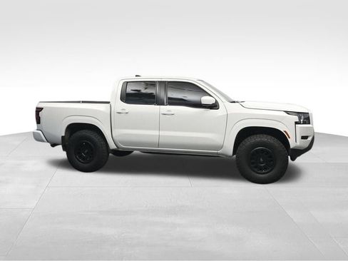 Used 2022 Nissan Frontier SV RWD image 6