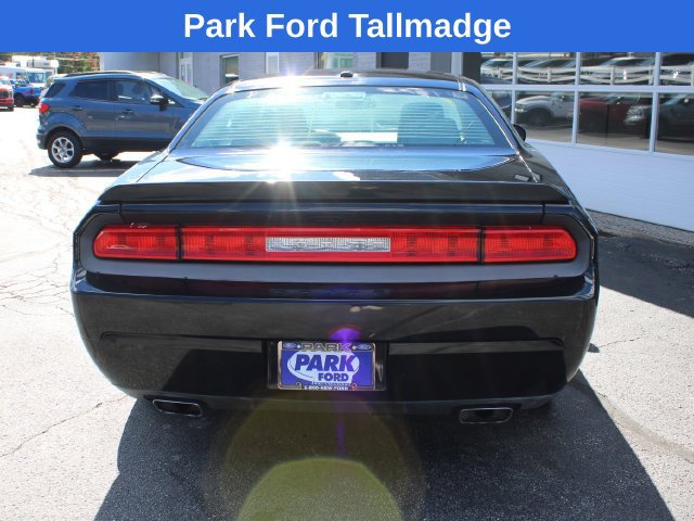 Used 2012 Dodge Challenger R/T RWD image 3