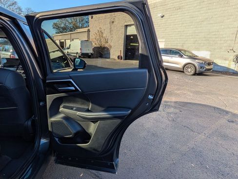 Used 2024 Mitsubishi Outlander SE image 26