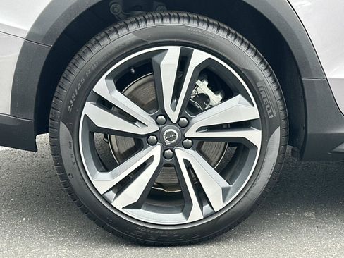 Certified 2026 Volvo V60 B5 Cross Country Plus w/ Climate Package image 27