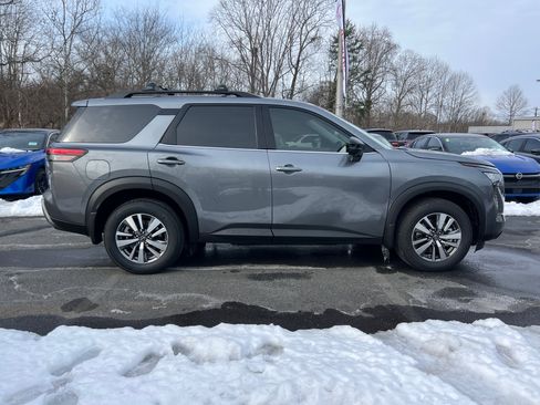 New 2026 Nissan Pathfinder SL image 6