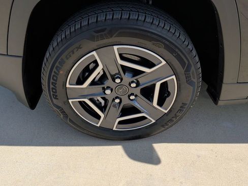 New 2026 Jeep Cherokee Laredo AWD/4WD image 44