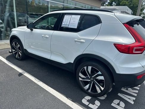 Used 2023 Volvo XC40 B5 Plus w/ Driver Assist Package AWD/4WD image 8