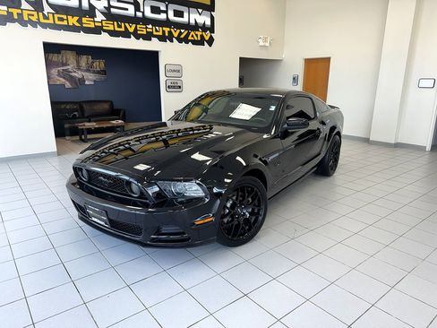 Used 2013 Ford Mustang GT image 1