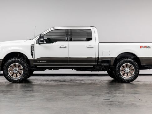 Used 2024 Ford F250 King Ranch w/ FX4 Off-Road Package AWD/4WD image 9