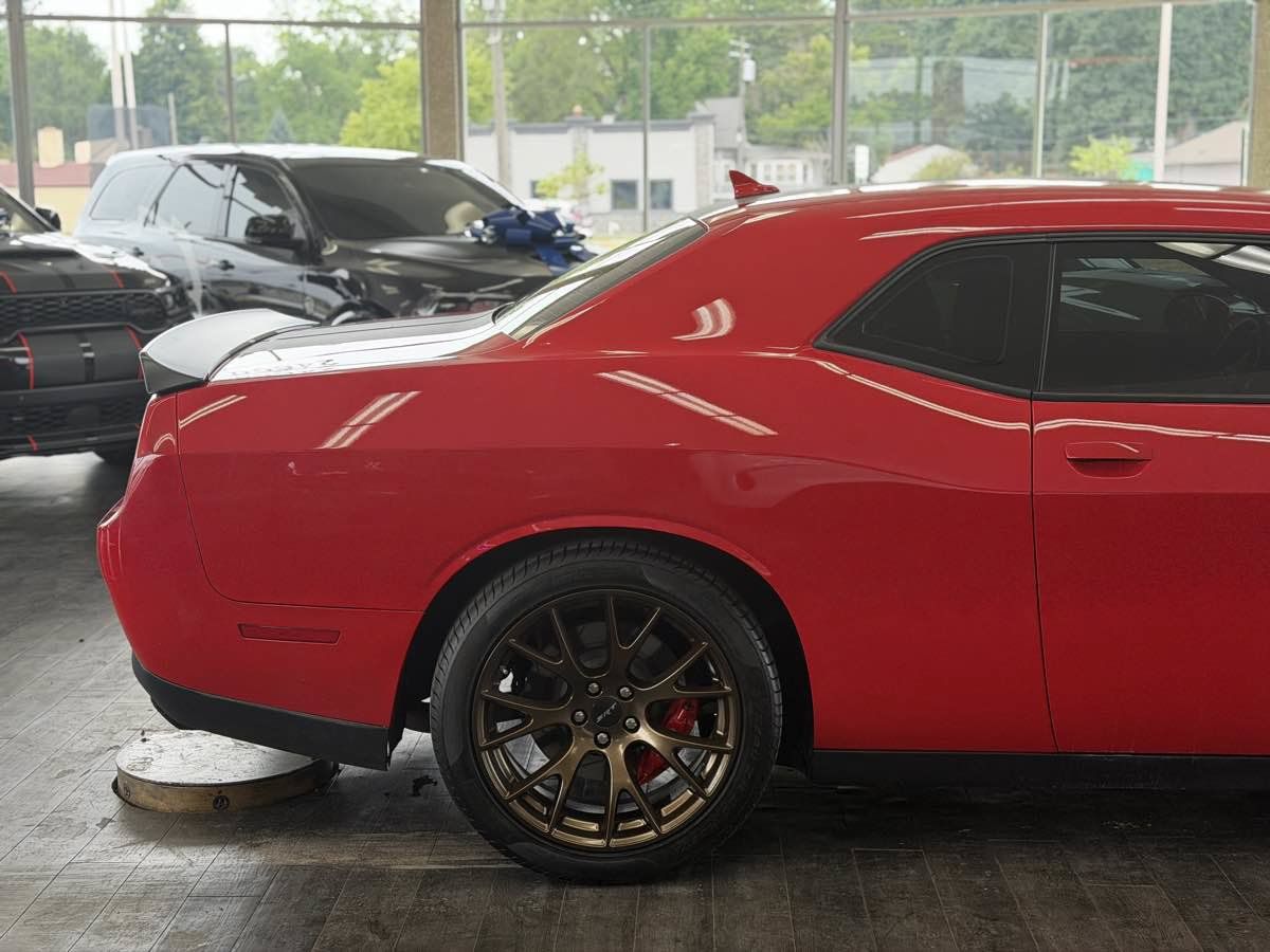 Used 2016 Dodge Challenger SRT Hellcat RWD image 5