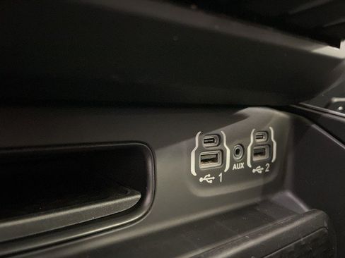 Used 2020 RAM 1500 4x4 Crew Cab image 35
