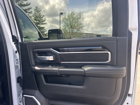 Used 2022 RAM 2500 Laramie AWD/4WD image 17